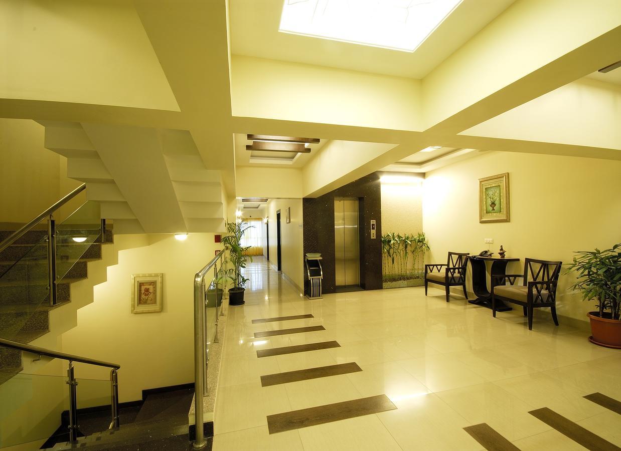 Click Hotel Nashik Exterior photo