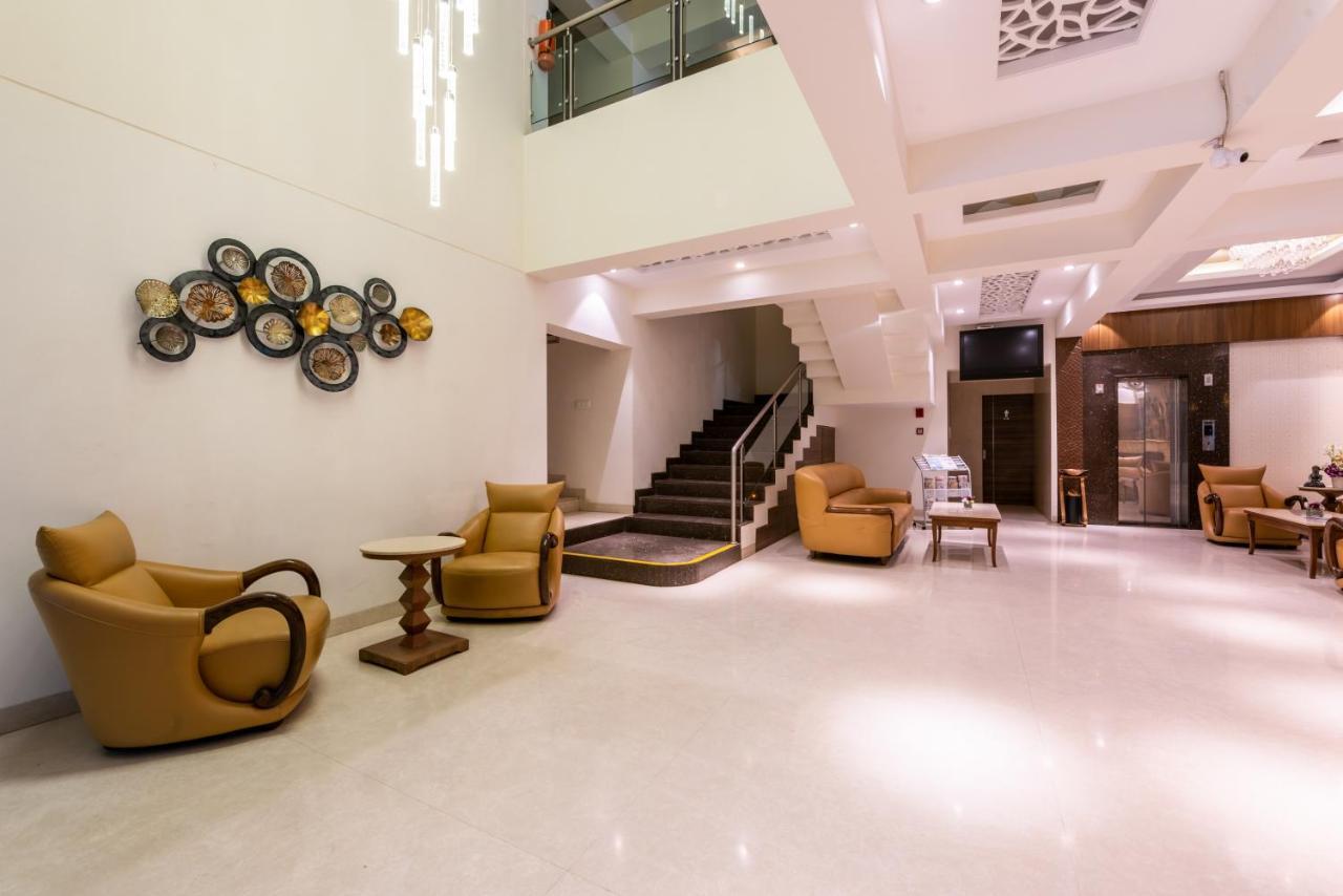 Click Hotel Nashik Exterior photo